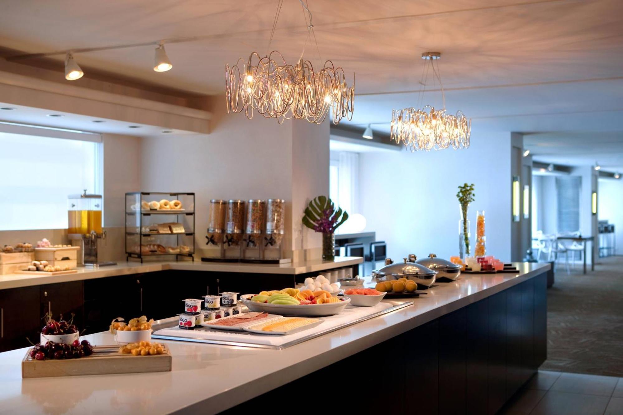 Toronto Marriott City Centre Hotel Екстер'єр фото