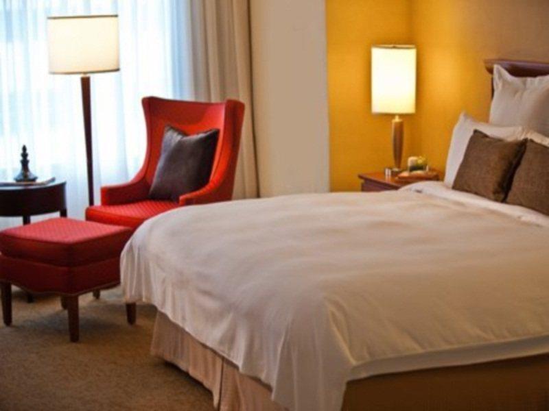 Toronto Marriott City Centre Hotel Номер фото
