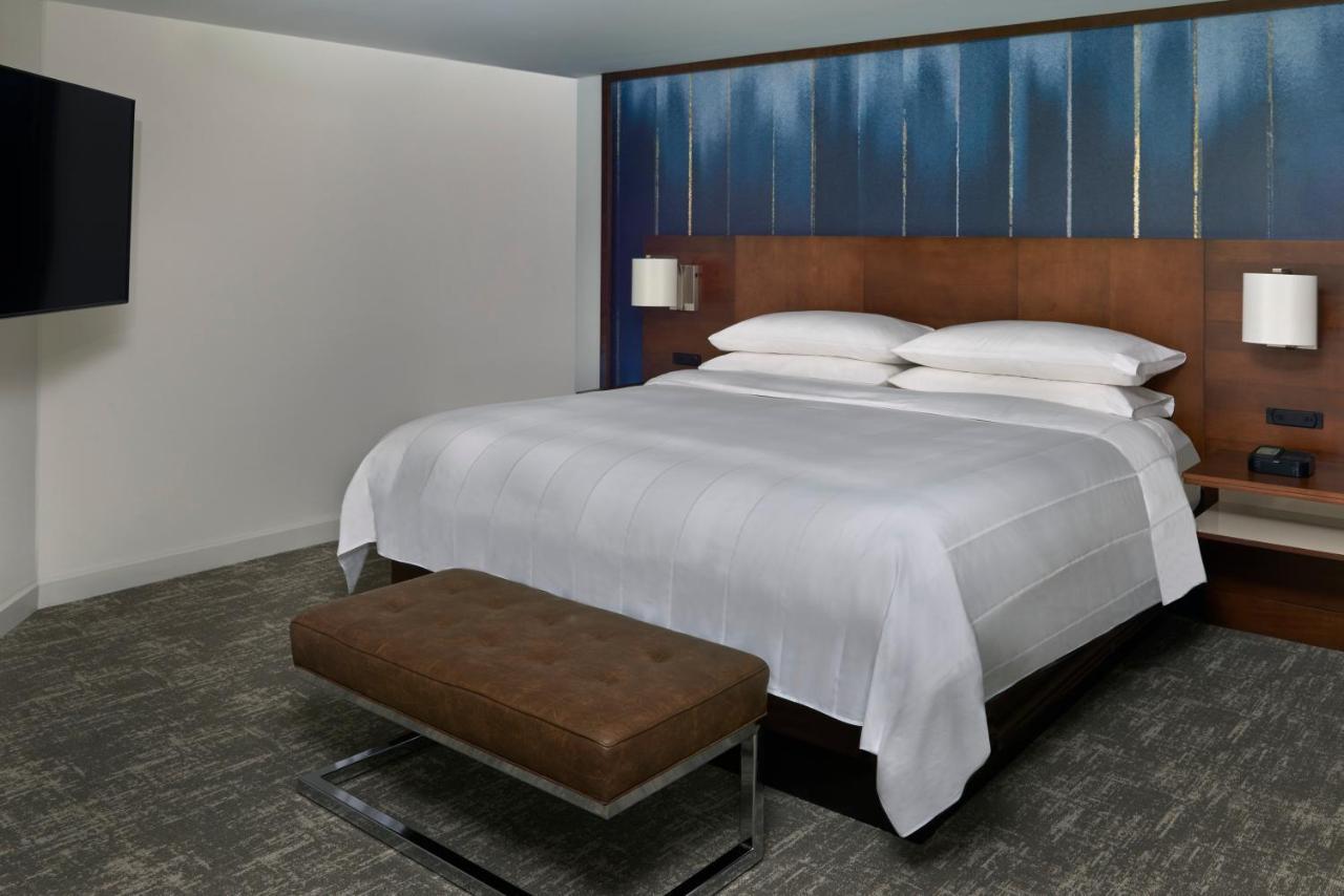 Toronto Marriott City Centre Hotel Екстер'єр фото